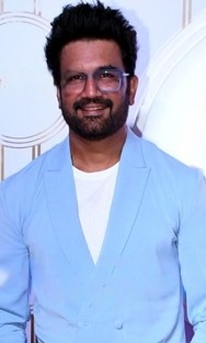 sharad Kelkar