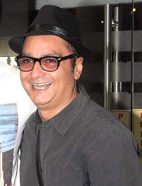 vinay pathak